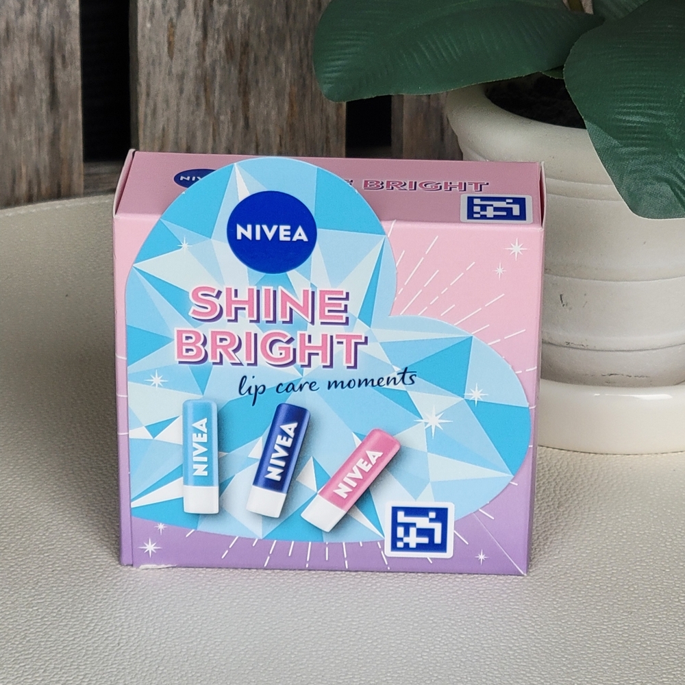 NIVEA Shine Bright Lip Care Trio Lip Balm Set